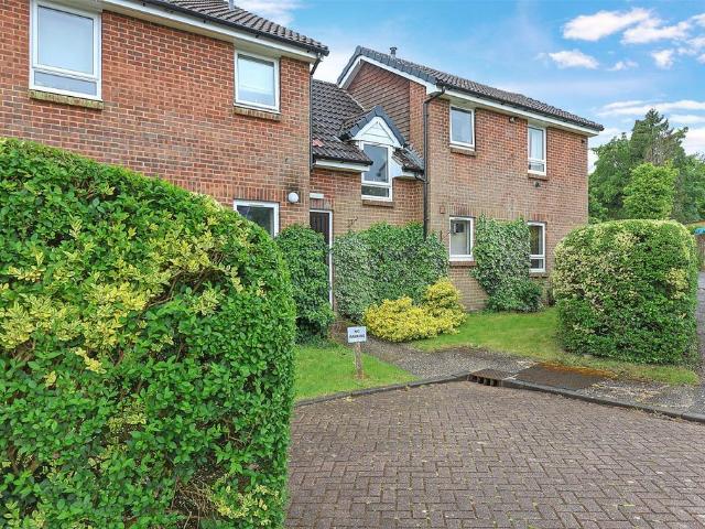 Flat for sale in Pachesham Park, Surrey