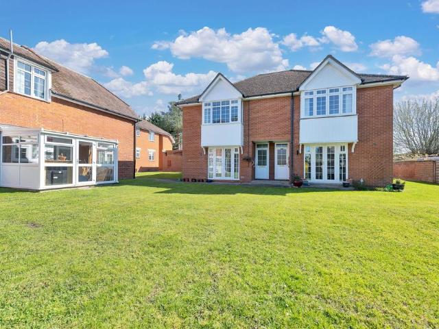 Flat for sale in Chedburgh, Suffolk