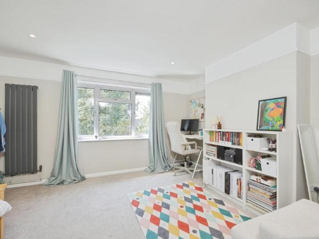 Flat for sale in Royal Tunbridge Wells, Tunbridge Wells
