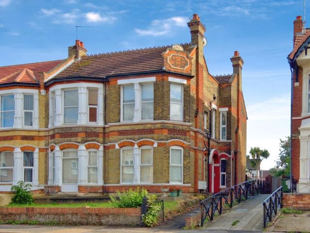 Flat for sale in Southend City Centre Neighbourhood, Alton Barnes