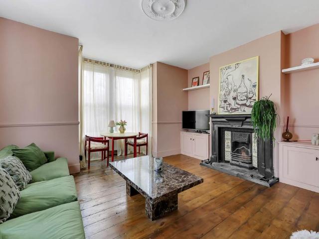 Flat for sale in Temple Mills, Greater London