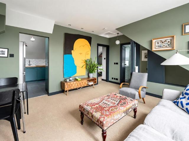 Flat for sale in Royal Borough of Kensington and Chelsea, Greater London