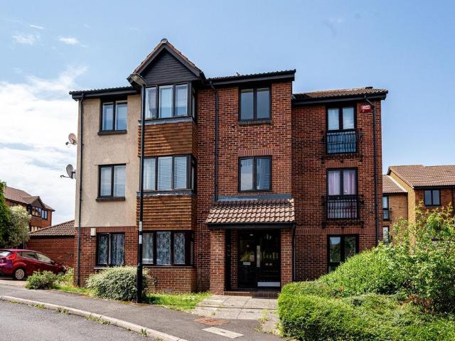 Flat for sale in London Borough of Lewisham, Greater London