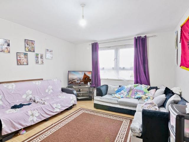 Flat for sale in Manor Park, Greater London