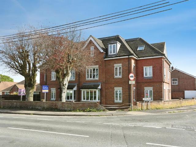 Flat for sale in Hedge End, Helford
