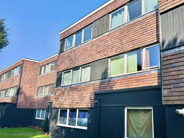 Flat for sale in Lewes, Iford