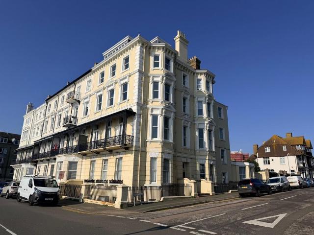 Flat for sale in East Cliff, Acol