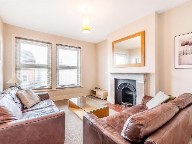 Flat for sale in West Norwood, Greater London