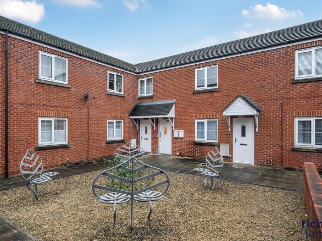 Flat for sale in Rodbourne, Swindon