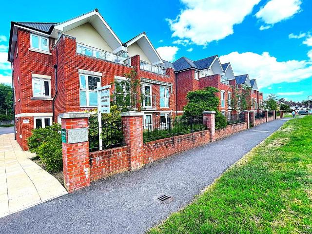 Flat for sale in Hythe and Dibden, Ashurst Bridge