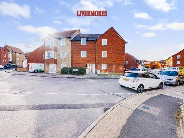 Flat for sale in North End, Greater London
