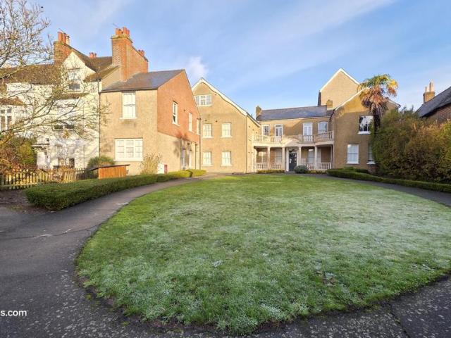 Flat for sale in High Barnet, Isle Of Man