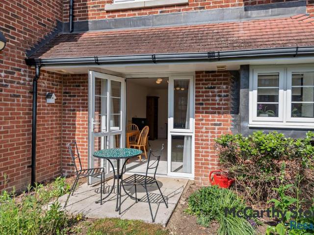 Flat for sale in New Town, Horsham