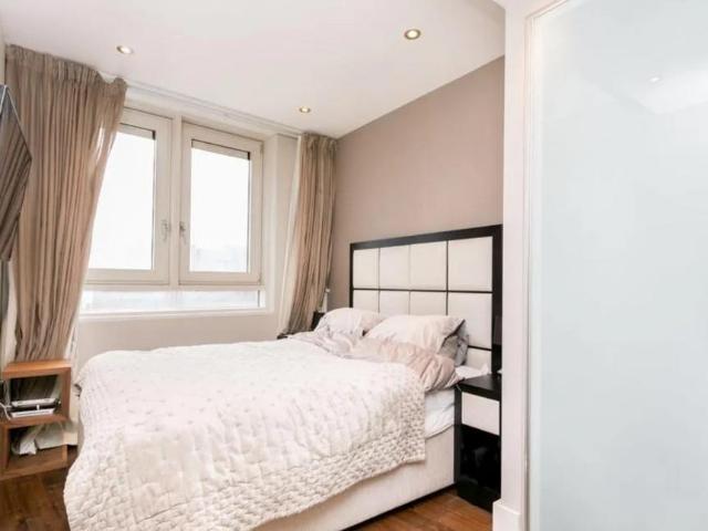 Flat for sale in City of Westminster, Greater London