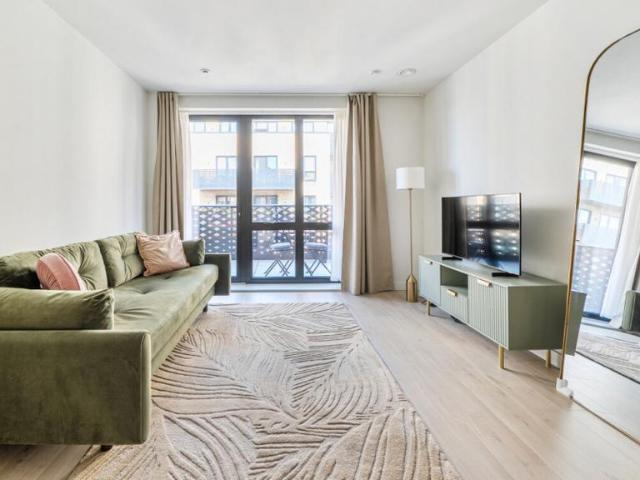 Flat for sale in London Borough of Ealing, Hanwell
