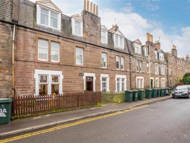 Flat for sale in Moneydie, Scotland