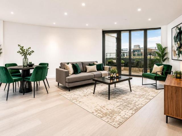 Flat for sale in Finsbury Park, Greater London