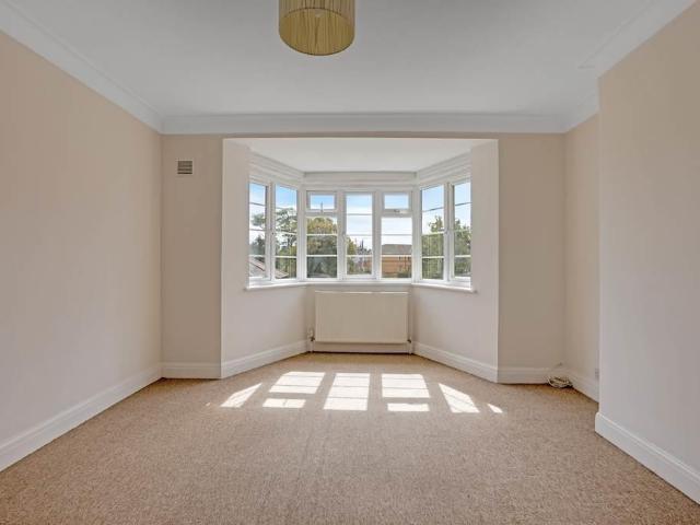 Flat for sale in London Borough of Bromley, Greater London