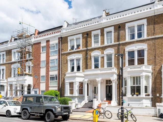 Flat for sale in Brook Green, Greater London