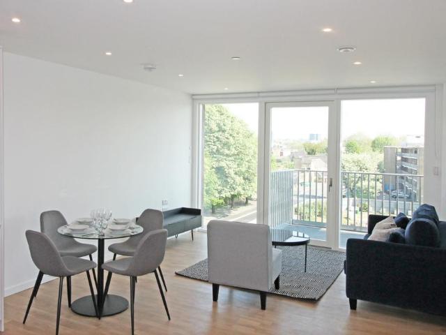 Flat for sale in London Borough of Lewisham, New Cross