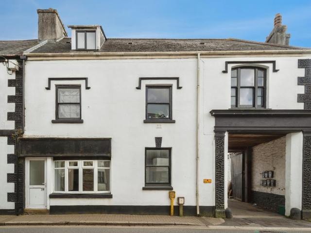 Flat for sale in Callington