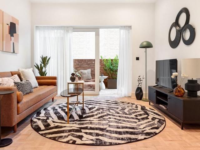 Flat for sale in Clapham Junction, Greater London
