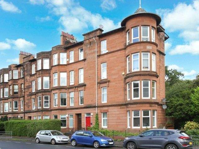 Flat for sale in Shawmoss, Langside