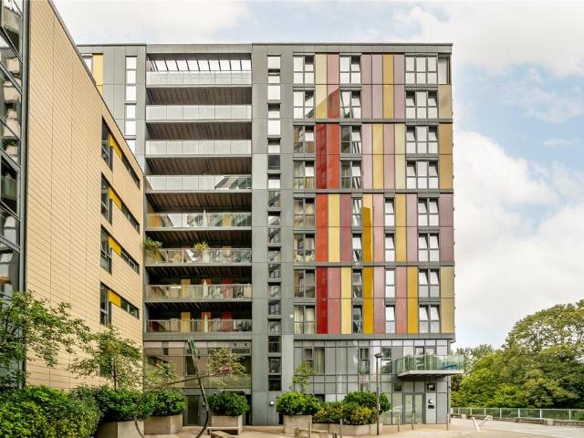 Flat for sale in Hackney Wick, Greater London