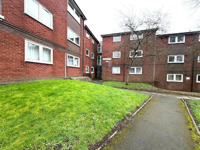 Flat for sale in Chadderton, Oldham