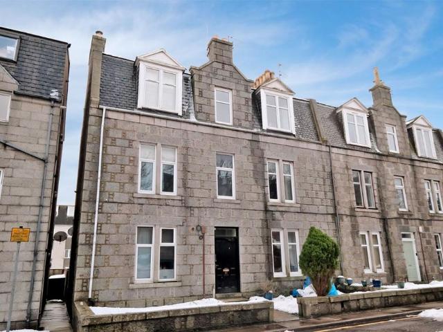 Flat for sale in Ballindoch, Scotland