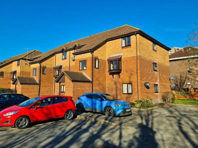 Flat for sale in Redbridge, City Of Southampton