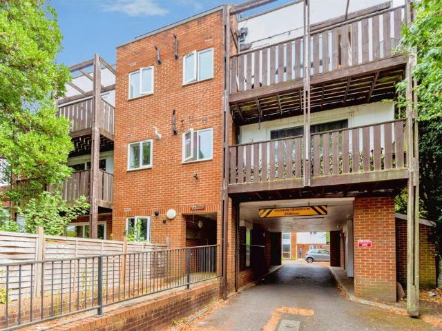 Flat for sale in Hill, City Of Southampton