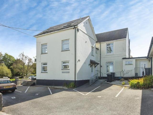 Flat for sale in Bugle, Treverbyn