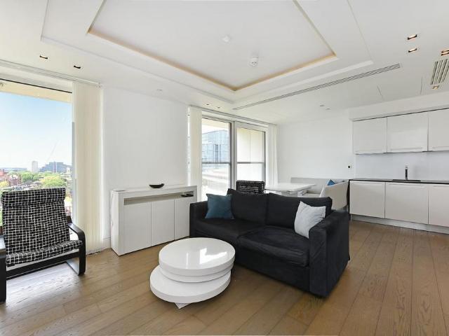 Flat for sale in Kensington, Greater London