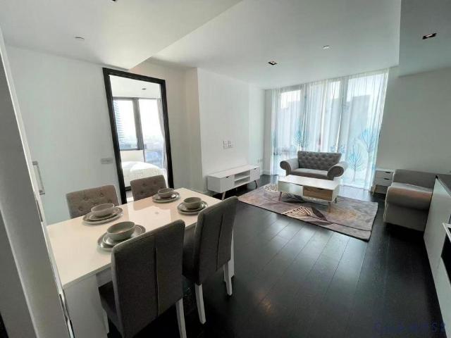 Flat for sale in Isle Of Dogs, Greater London