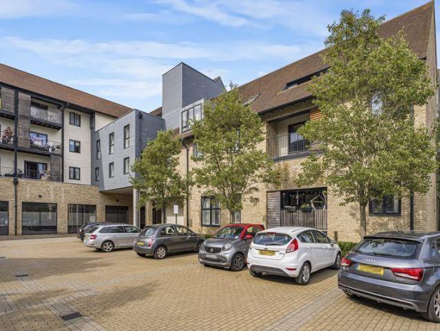Flat for sale in London Borough of Bexley, Greater London