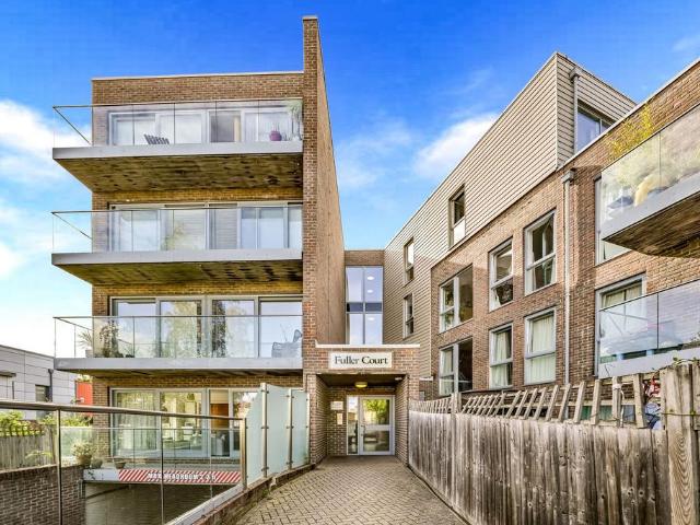 Flat for sale in Crouch Hall Park, Greater London