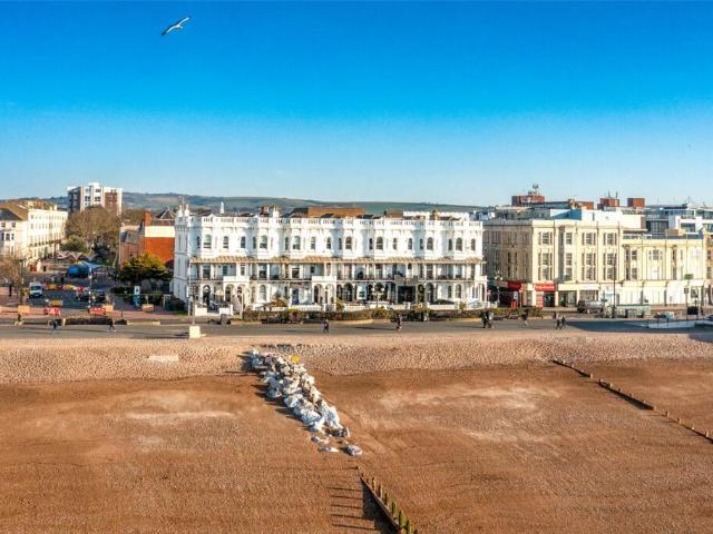 Flat for sale in Worthing, West Sussex