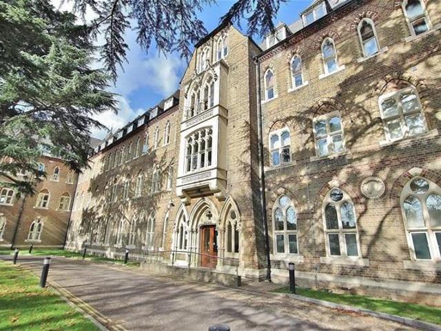 Flat for sale in London Borough of Hounslow, Spring Grove