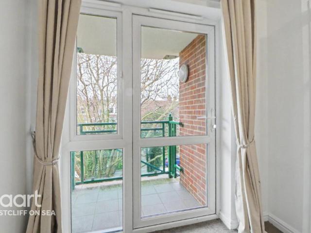 Flat for sale in Alton Barnes, Essex