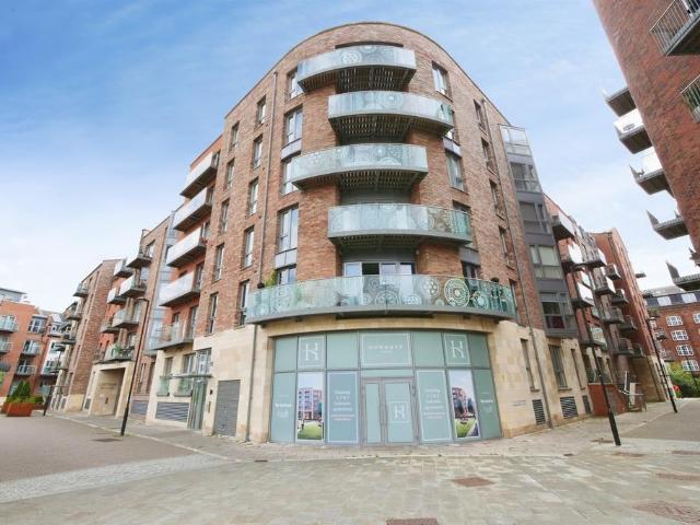 Flat for sale in High Field, York