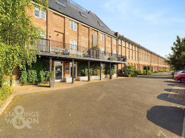 Flat for sale in Burgh St Peter, Norfolk