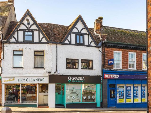 Flat for sale in King's Walden, Hertfordshire