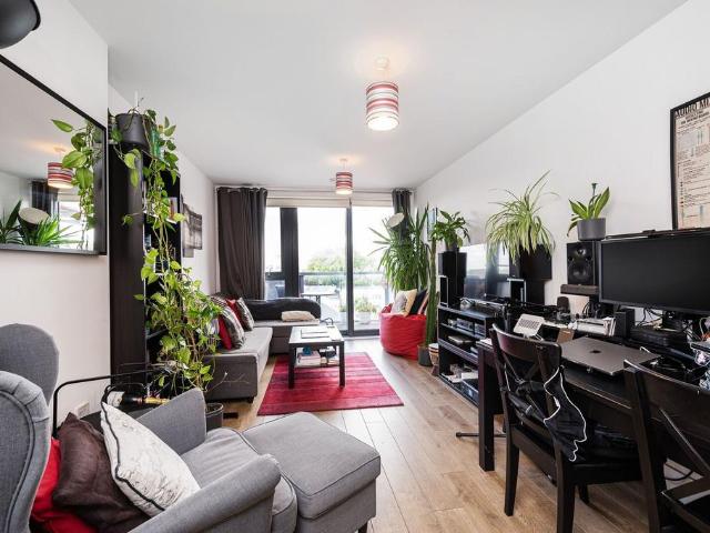 Flat for sale in Ocean Estate, Stepney