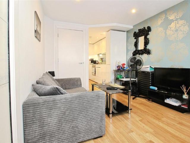 Flat for sale in Holbeck, West Yorkshire