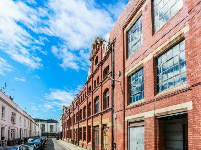 Flat for sale in Round Hill, Brighton & Hove
