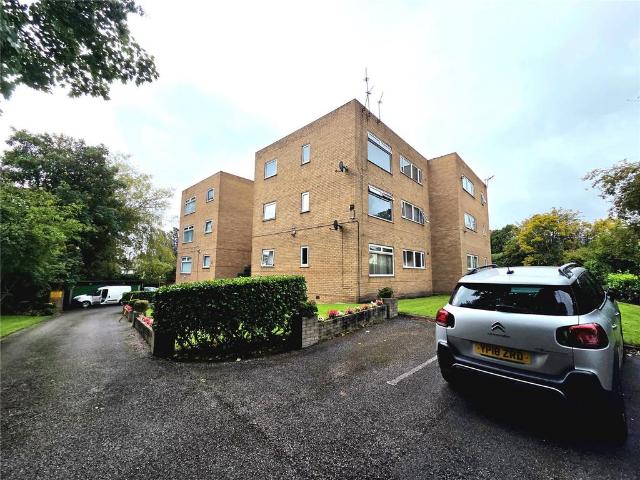 Flat for sale in Oak Hill Park, Calderstones