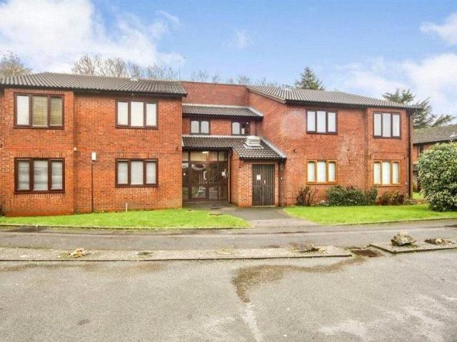 Flat for sale in Elmdon, West Midlands