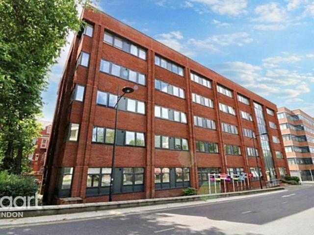 Flat for sale in Rodbourne, Swindon