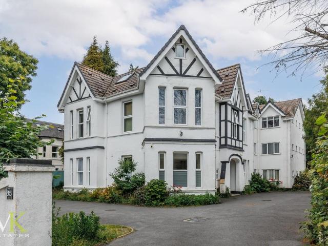 Flat for sale in Charminster, Bournemouth